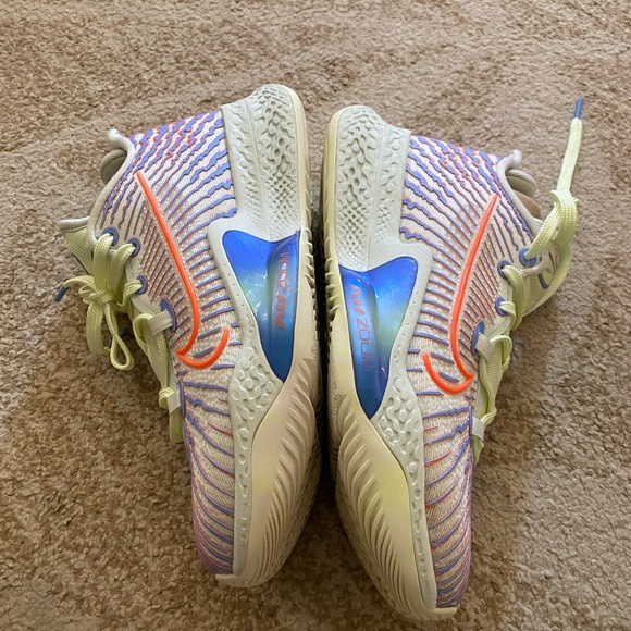 Nike size 7 - Picture 9 of 9